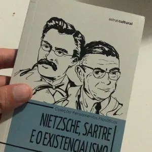 Cliente com o livro