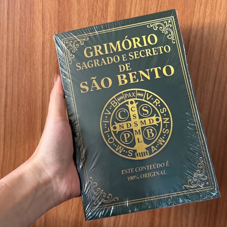 Cliente com o grimório