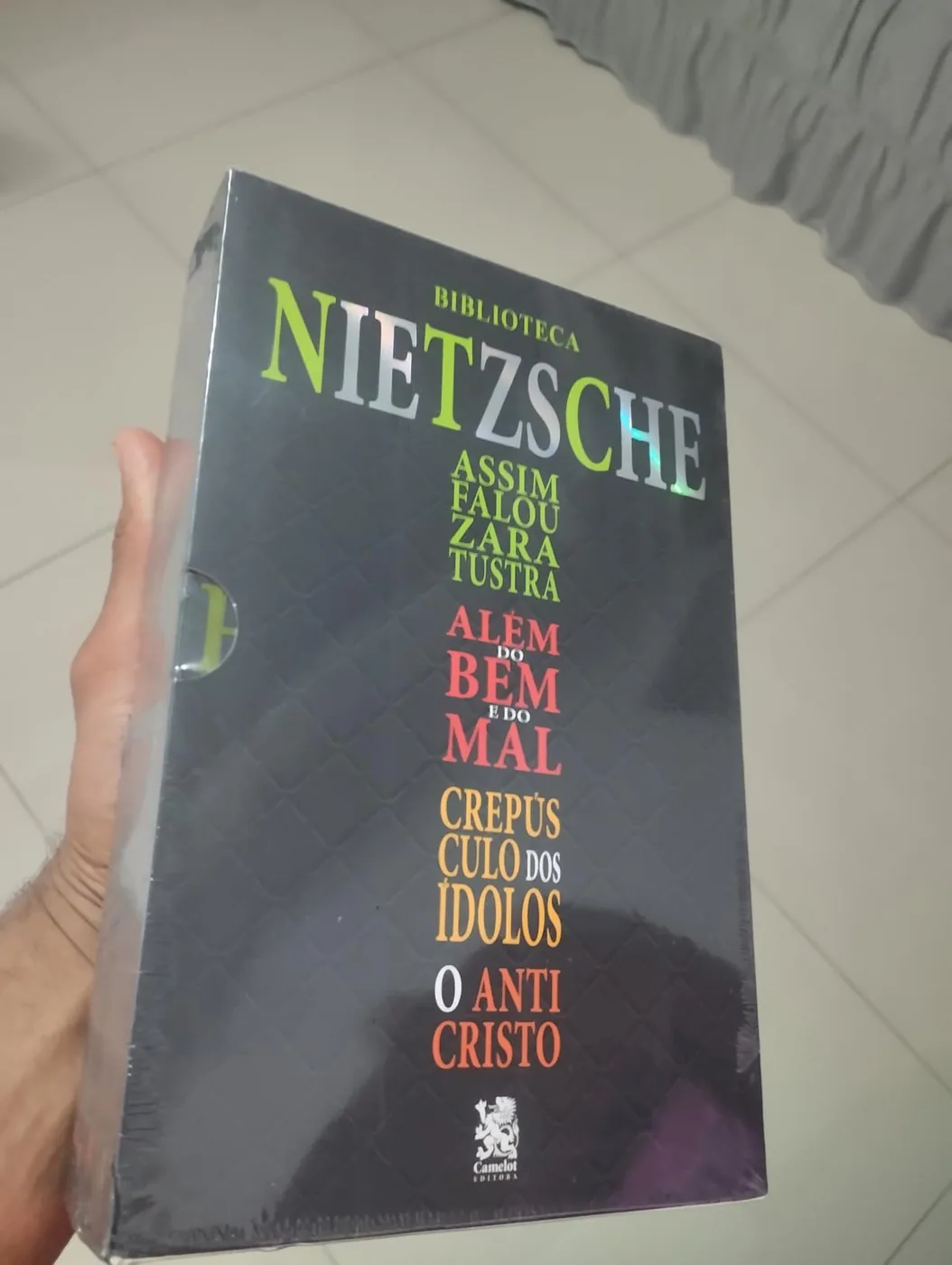 Foto enviada por cliente mostrando o box Biblioteca Nietzsche 7