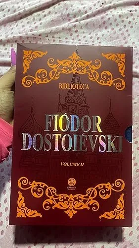 Box Biblioteca Dostoiévski recebido por Marina