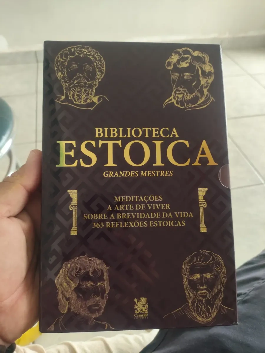Foto real enviada por Diego F. — Box Biblioteca Estoica