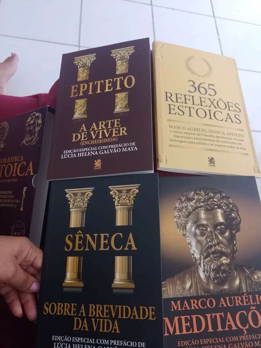 Foto real enviada por Mariana S. — Box Biblioteca Estoica