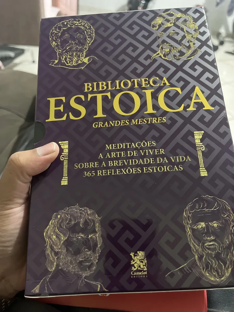 Foto real enviada por Rafael M. — Box Biblioteca Estoica